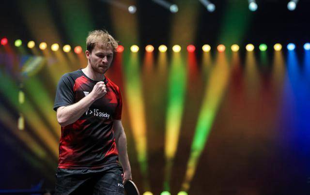 虽然开场并 虽然开场并