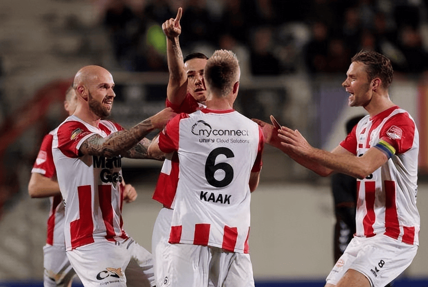 在半决赛对 在半决赛对