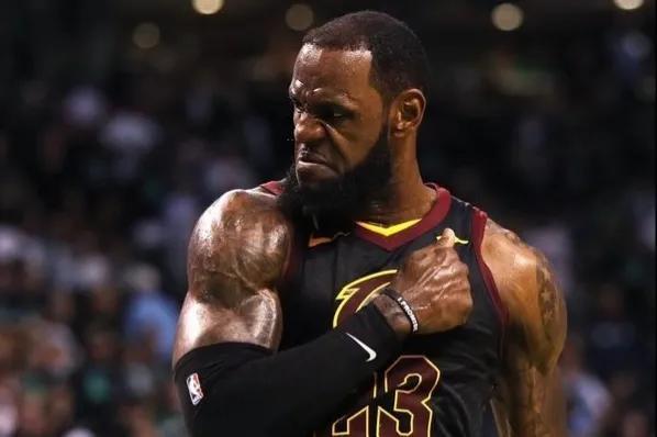 连耳尖抖动 连耳尖抖动