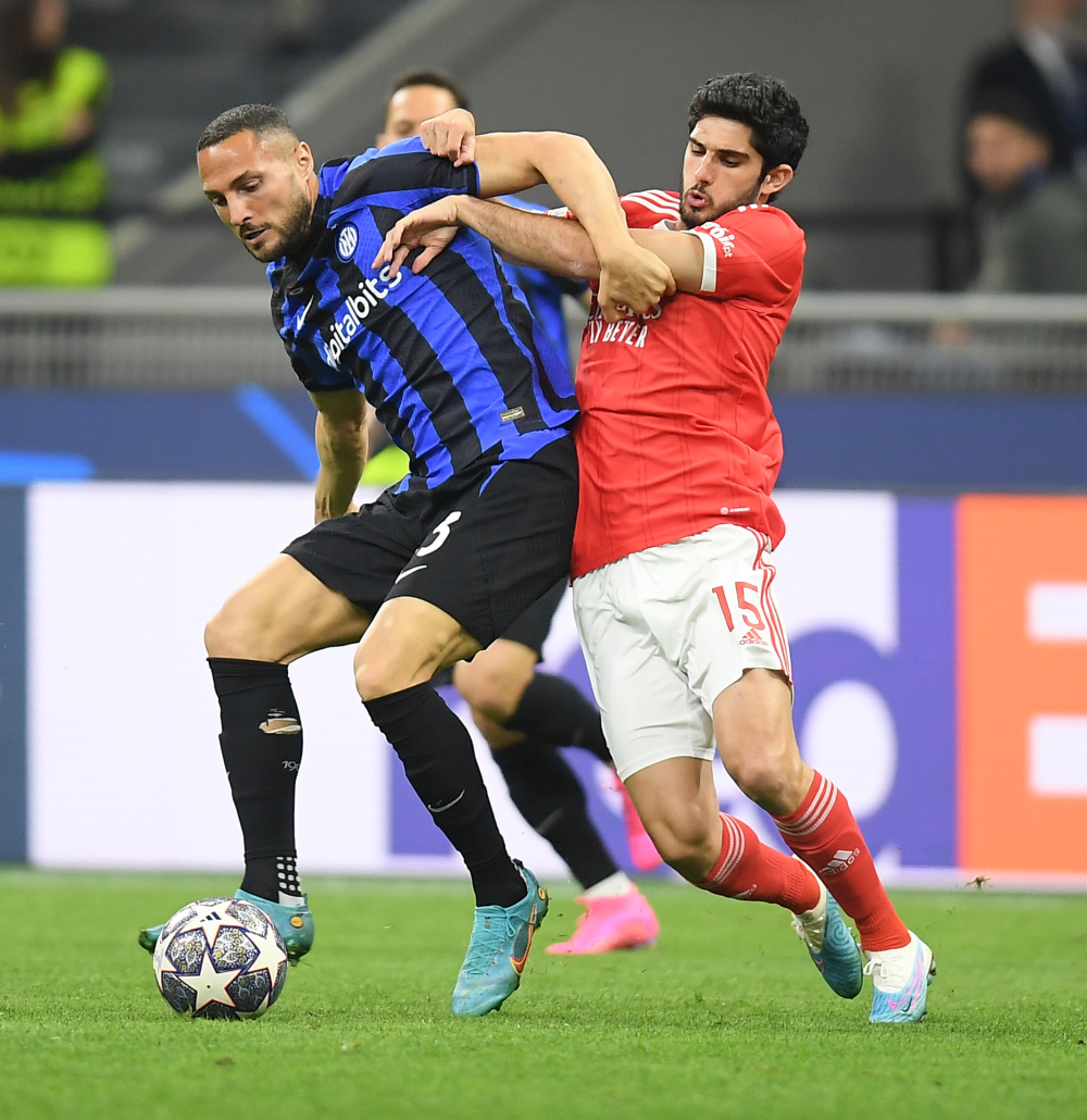 让持球人获 让持球人获